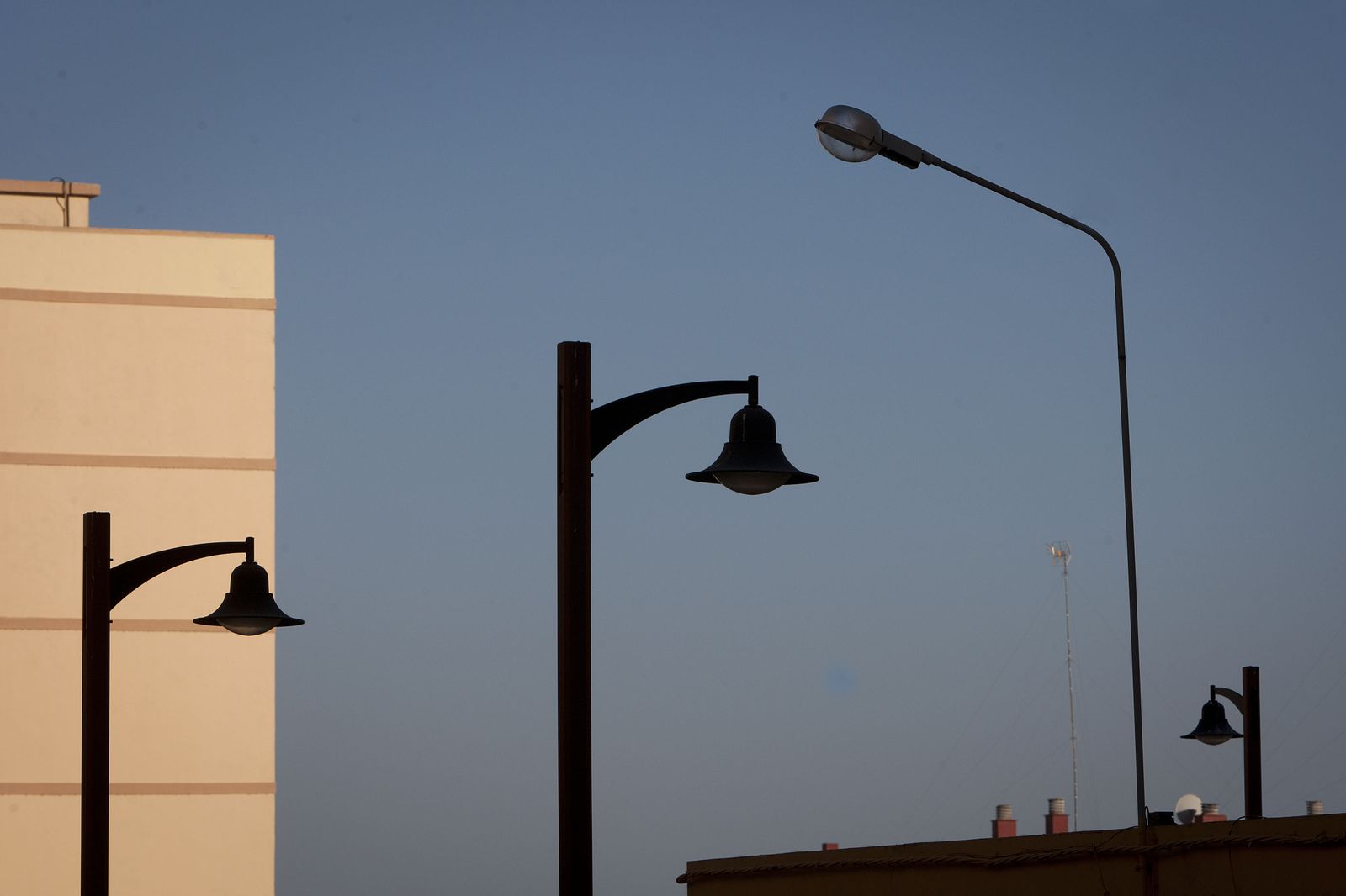 Imagen de archivo de varias farolas.