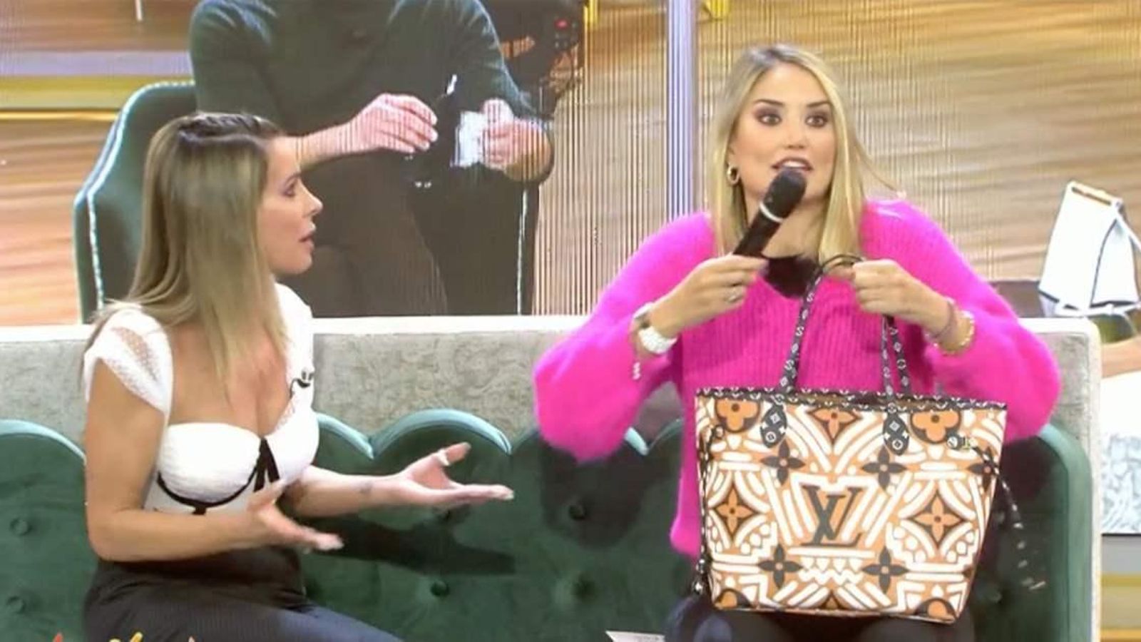 Alba Carrillo estalla contra Bea Jarrín en 'Fiesta' Alba Carrillo estalla contra Bea Jarrín en 'Fiesta'