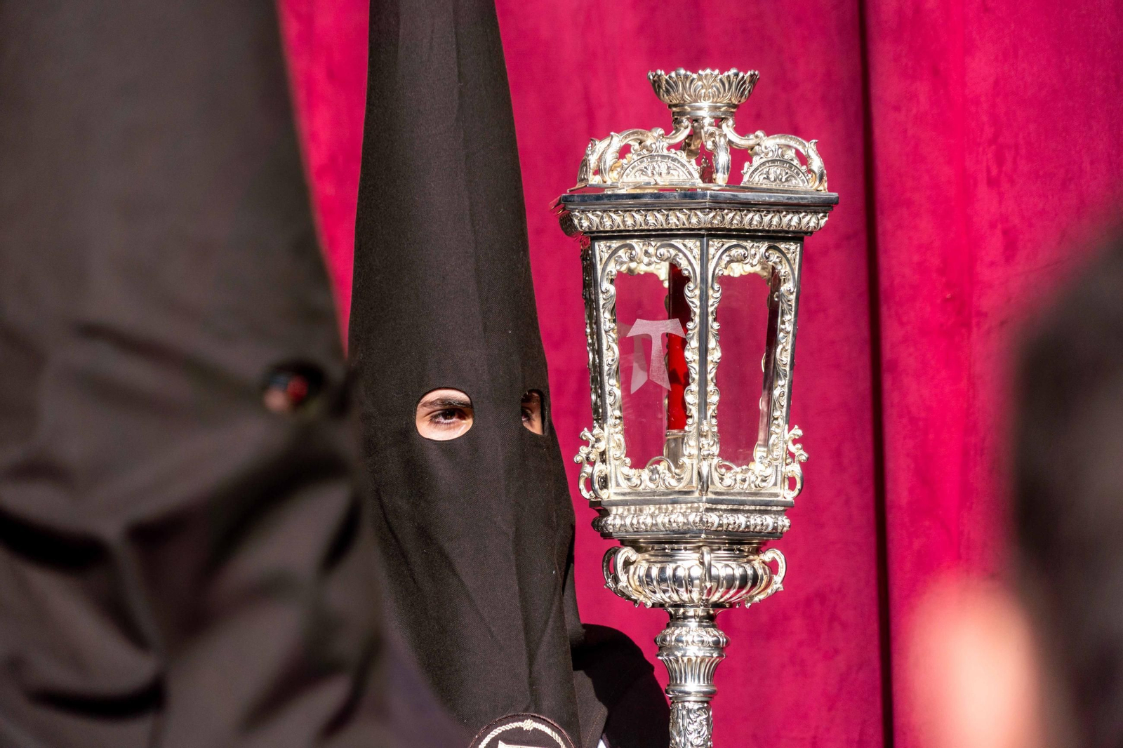 Martes Santo: Imágenes de la procesión de La Sentencia