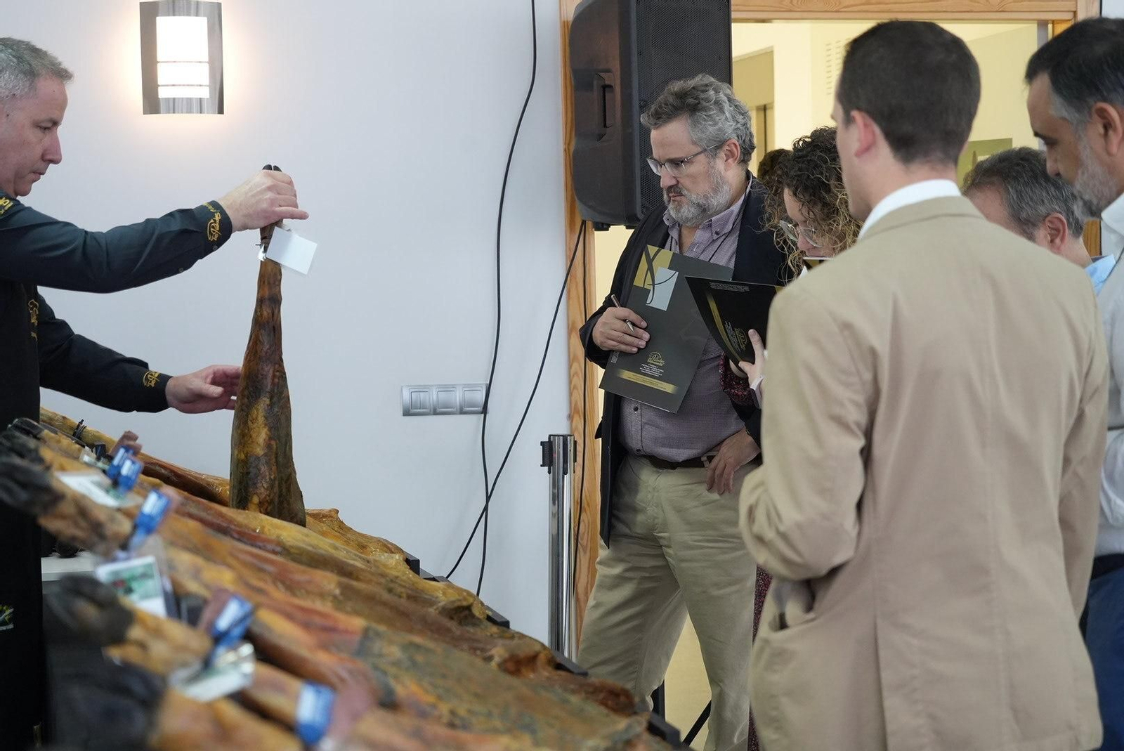 El concurso al mejor jamón de bellota 100% ibérico de Los Pedroches, en imágenes