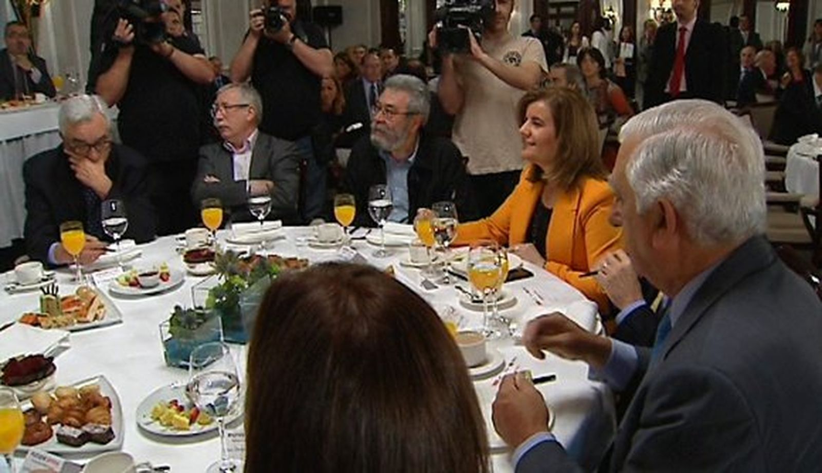 Báñez indica que el contrato único no tiene cabida en la Constitución española