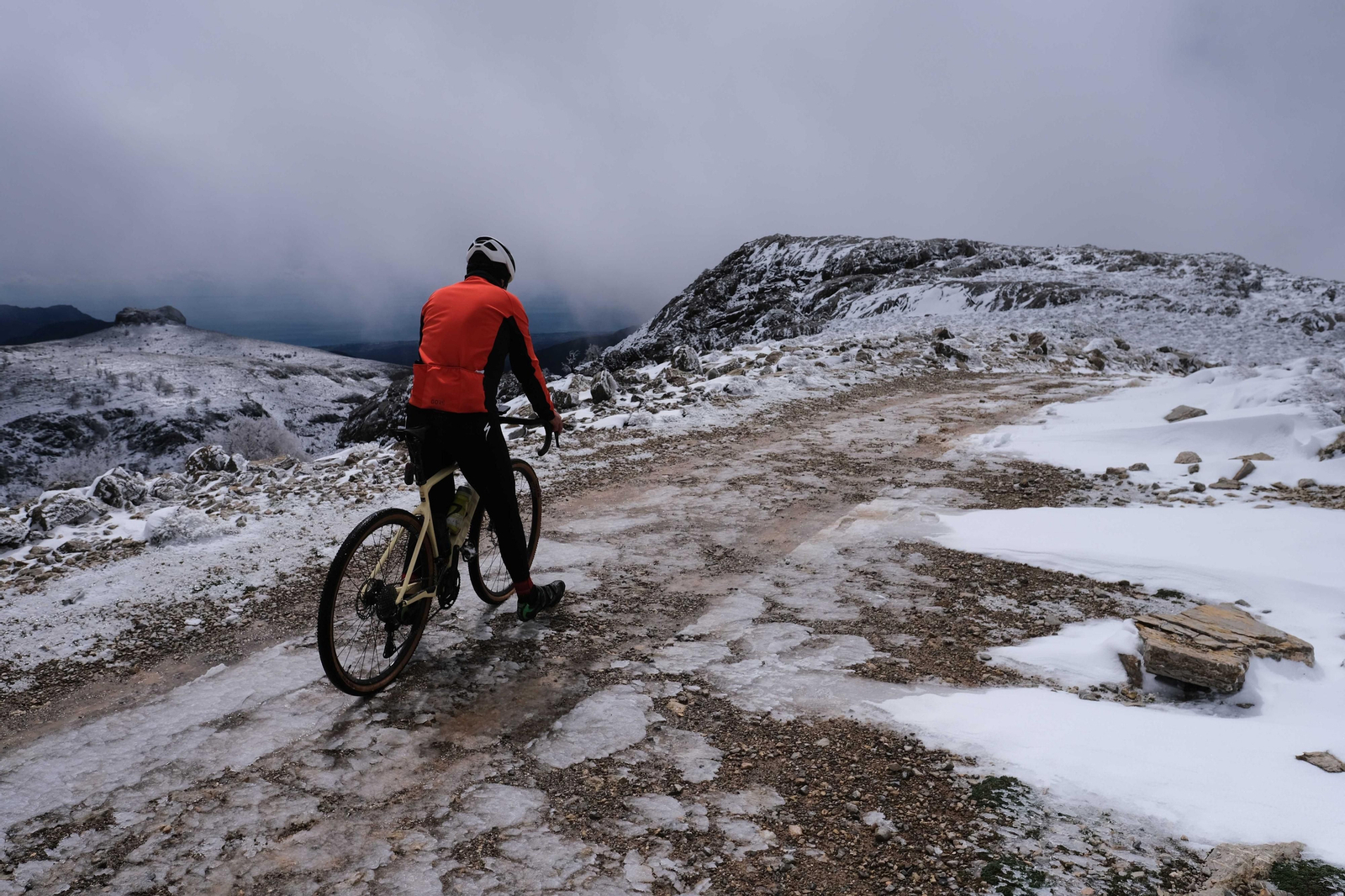 La nevada en la Sierra de las Nieves, en fotos.