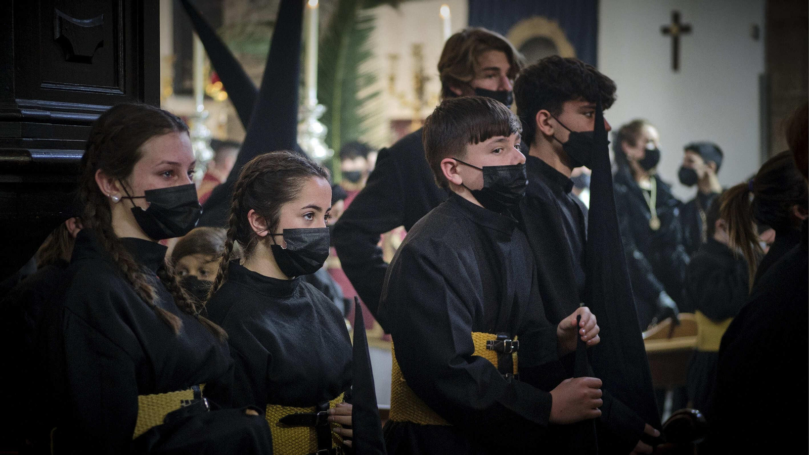 Sanidad suspende su salida procesional, los hermanos de la cofradía realizan estación de penitencia en el interior de Santa Cruz.