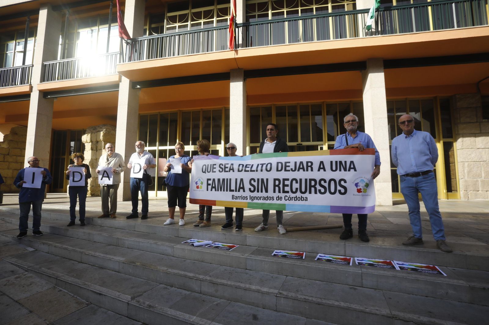 Concentración a las puertas del Ayuntamiento de Córdoba.