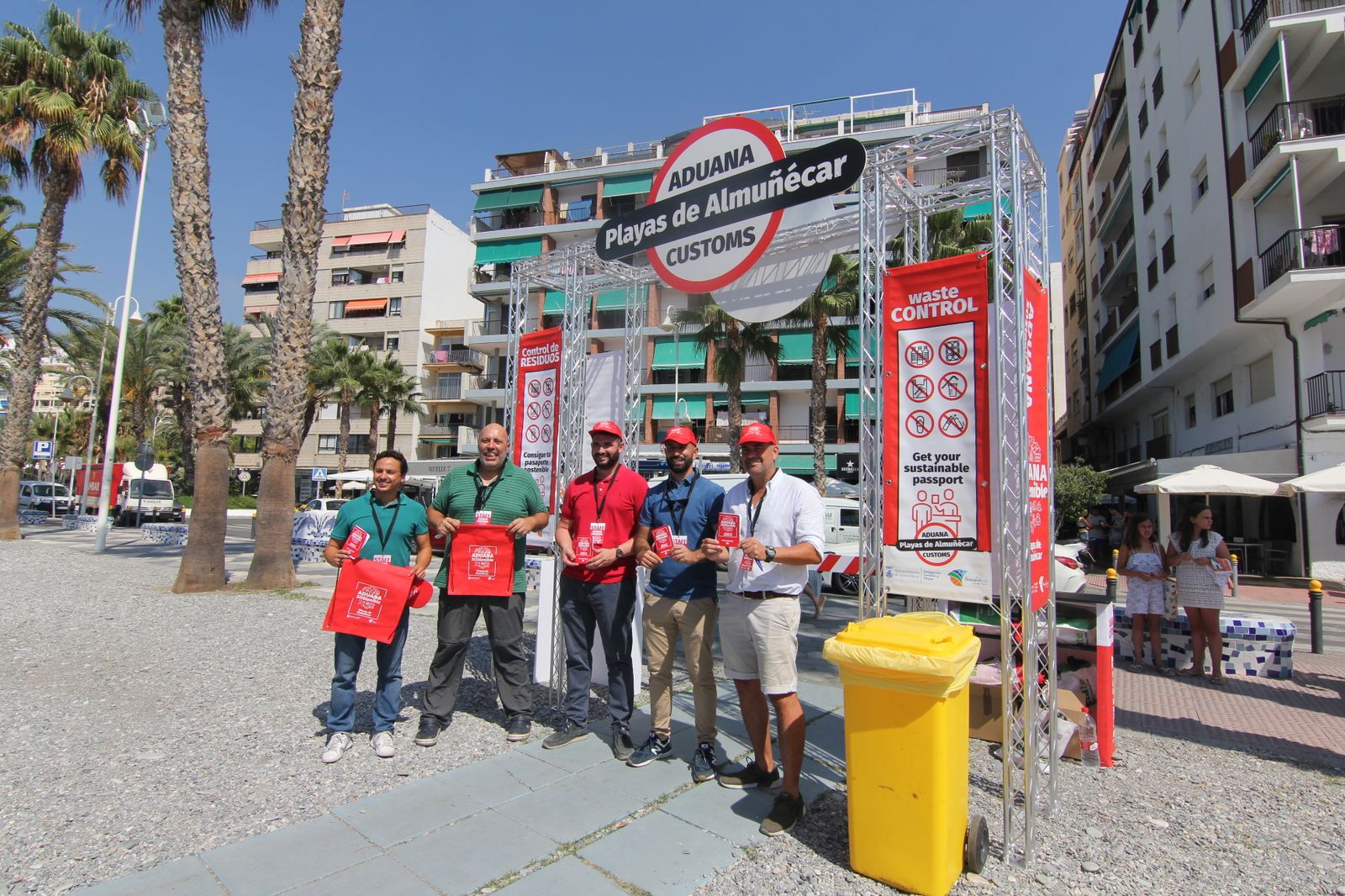 Imágenes de los agentes aduaneros en la presentación de la iniciativa