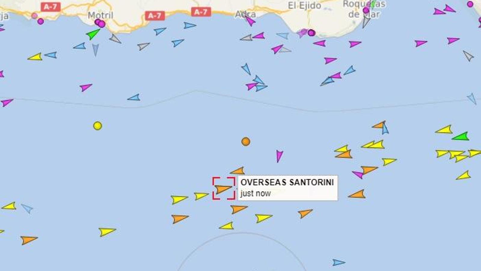 Posición del 'Overseas Santorini' en la mañana de este miércoles Posición del 'Overseas Santorini' en la mañana de este miércoles