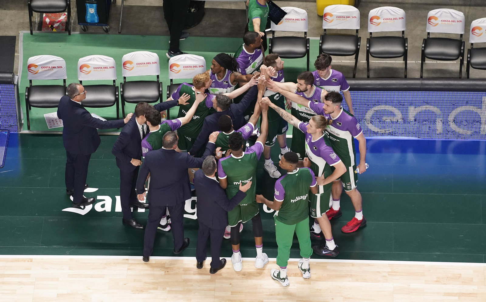 El Unicaja hace piña