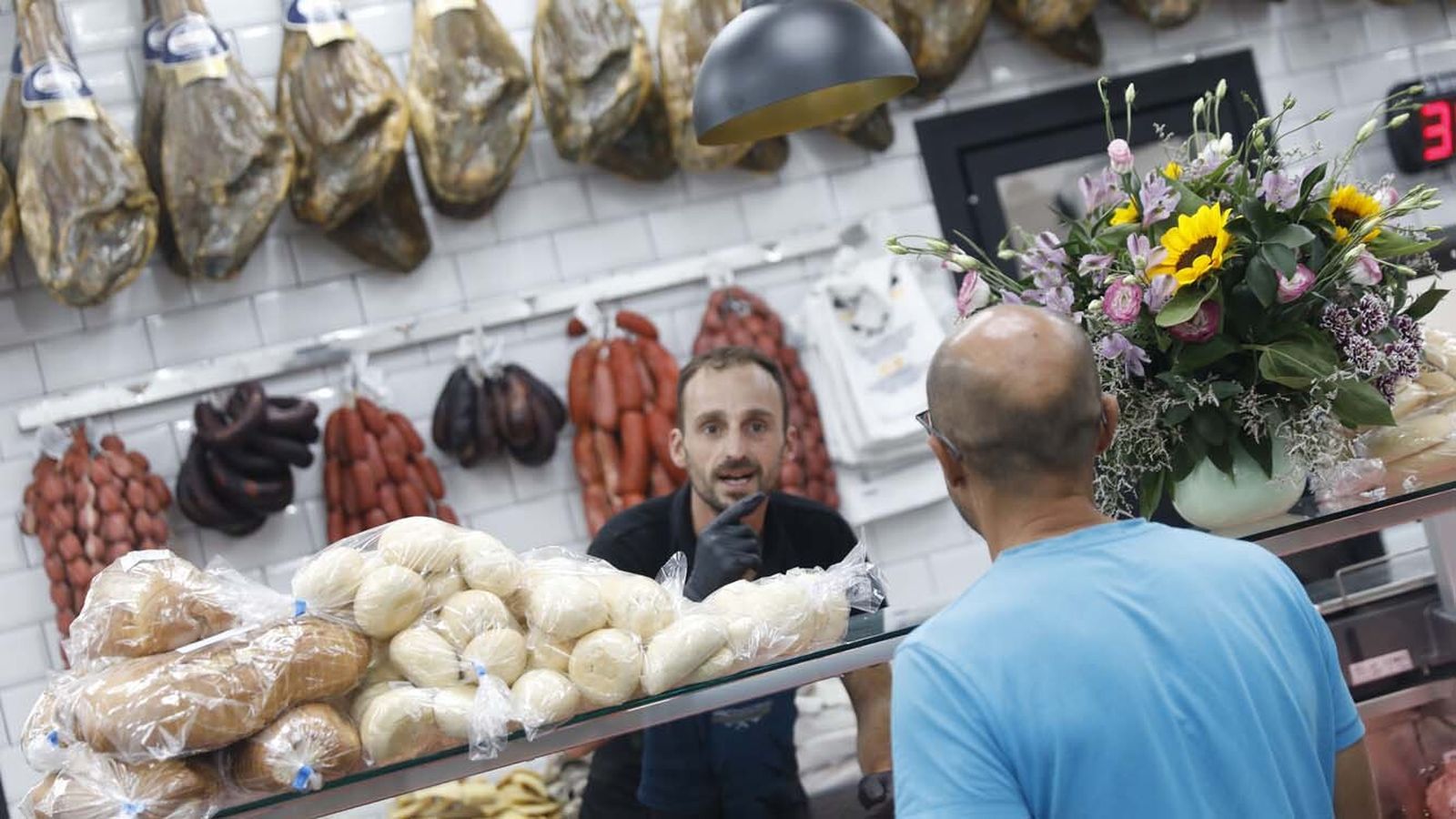 Las fotos de la reapertura de la Boutique de la Carne 42 días después del incendio