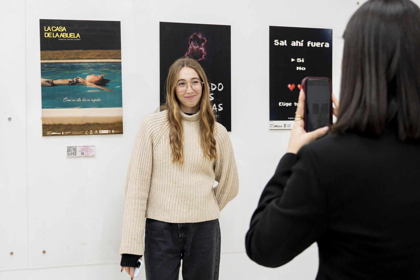 Las imágenes de la exposición "Carteles para un Gallo Pedro"