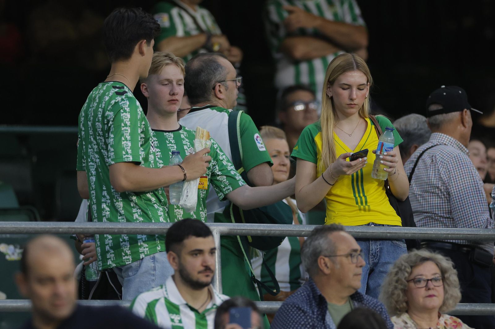 Búscate en las fotos del Betis - Valladolid