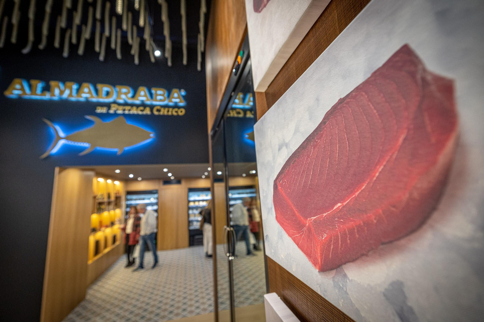 Imágenes de ‘Shopping Almadraba’ la nueva tienda de Petaca Chico en Cádiz