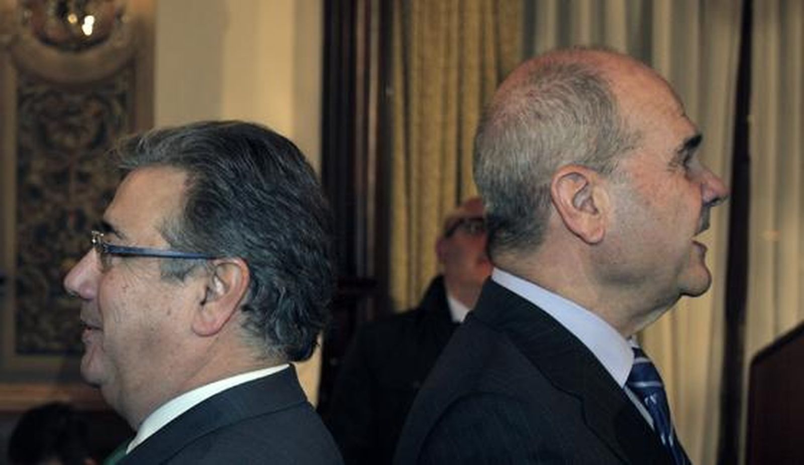 Juan Ignacio Zoido y Manuel Chaves. / Reportaje gráfico: Antonio Pizarro / Juan Carlos Muñoz / Juan Carlos Vázquez