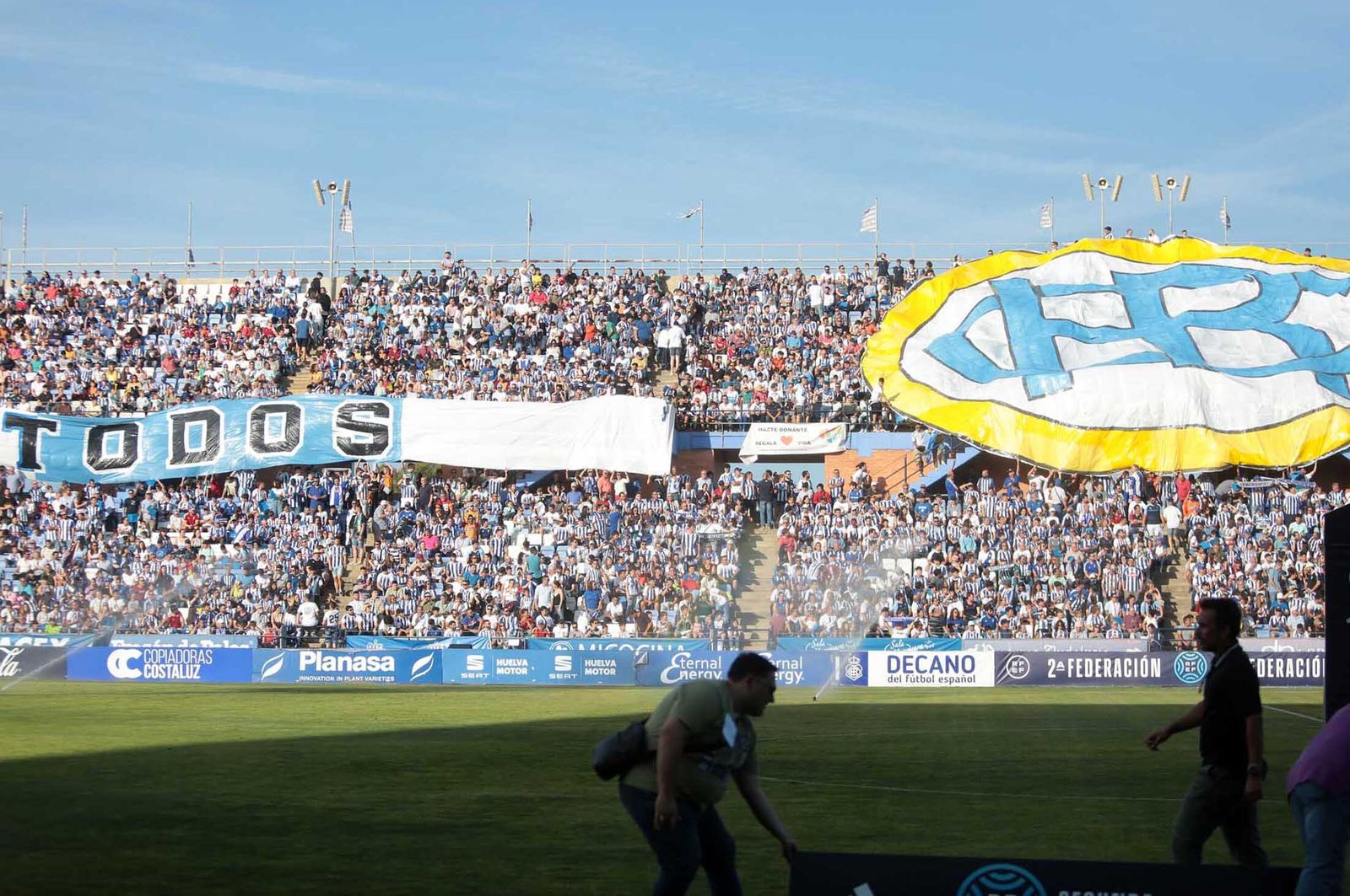 Imágenes del ascenso del Recreativo de Huelva contra el Cacereño
