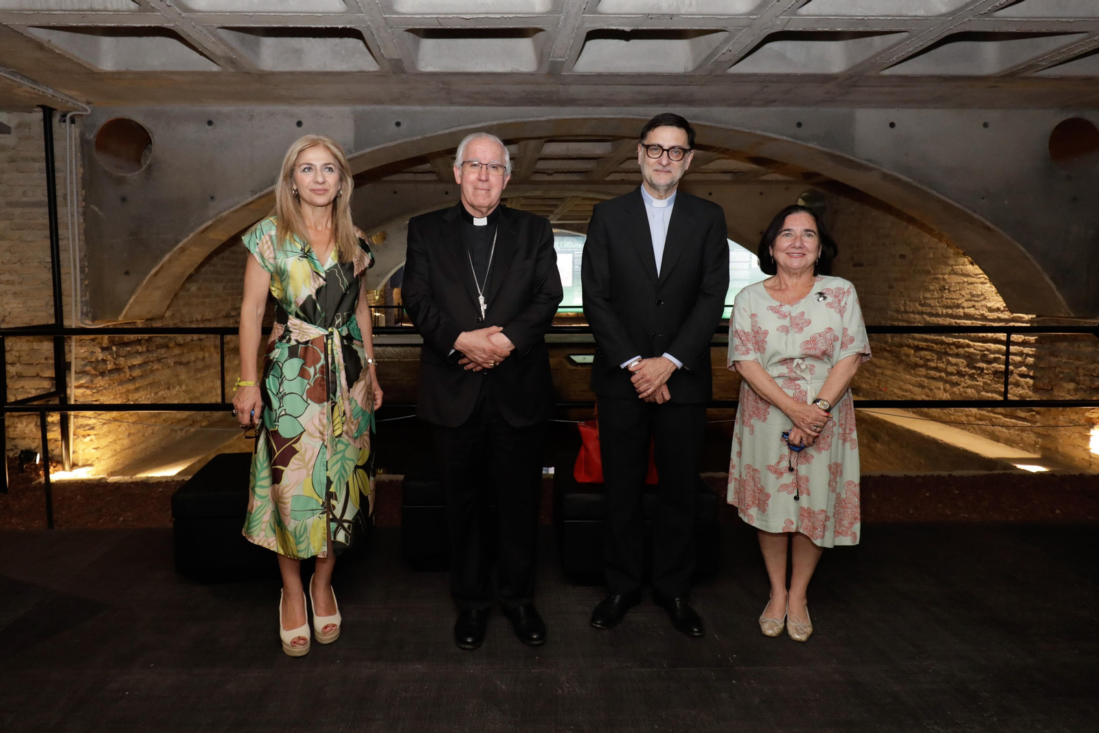 Presentación del proyecto expositivo "Huella de lo Sagrado" en la parroquia del Salvador