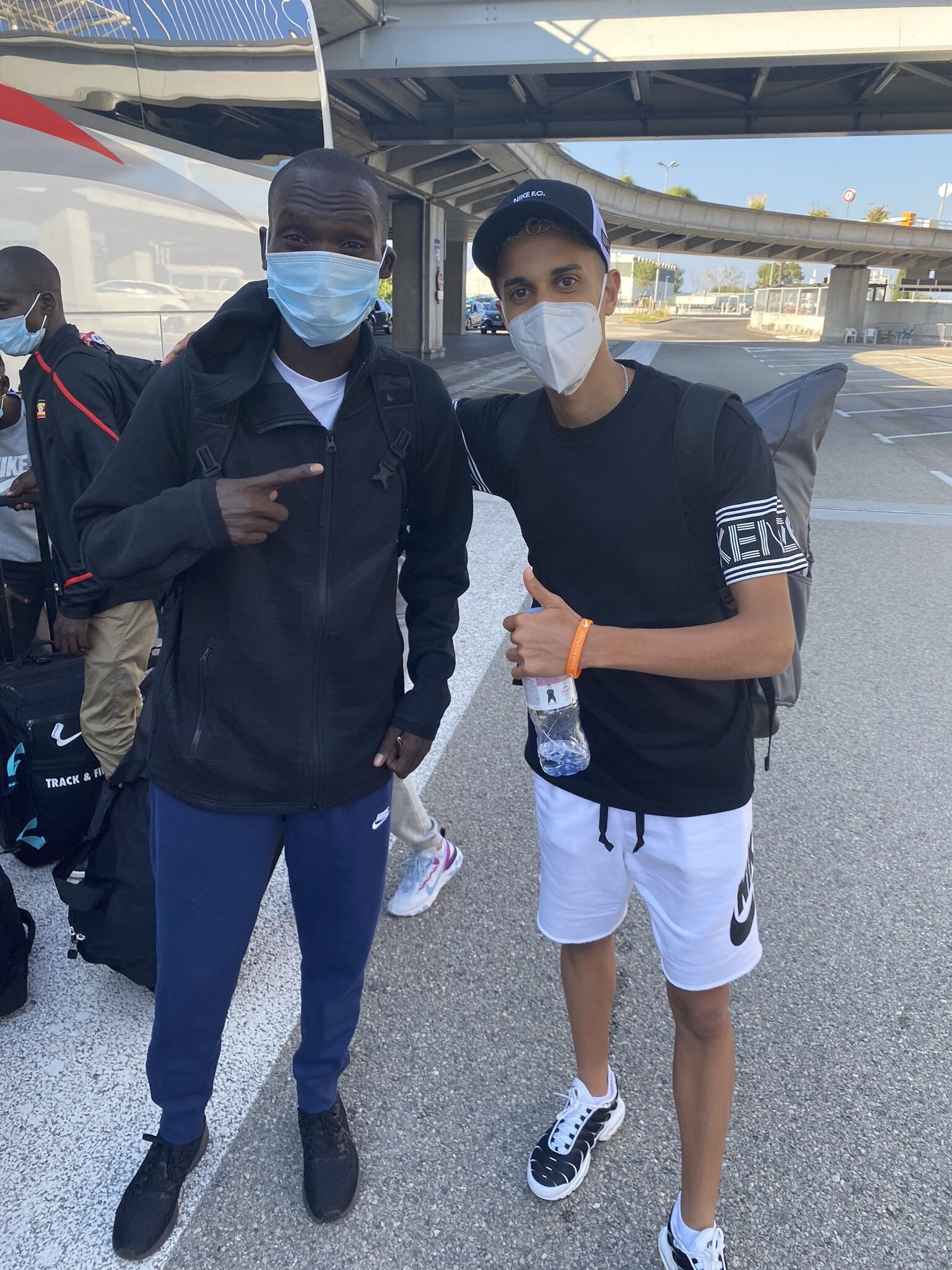 El récord del mundo en los 5000 Cheptegei junto a Oumaiz, récord de España sub 23 de la prueba.