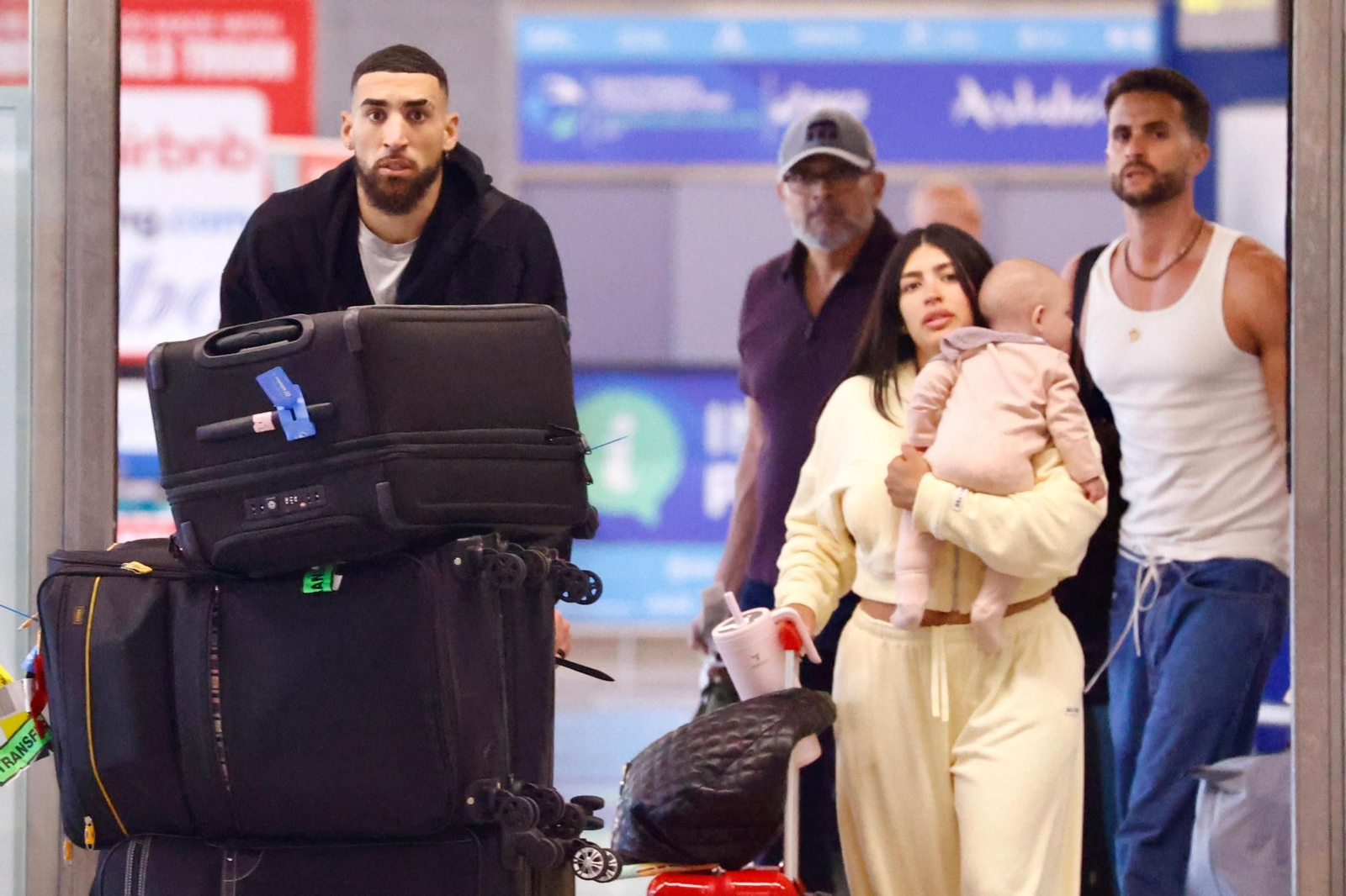 Las fotos de la llegada de Chris Duarte, fichaje estelar del Unicaja, a Málaga