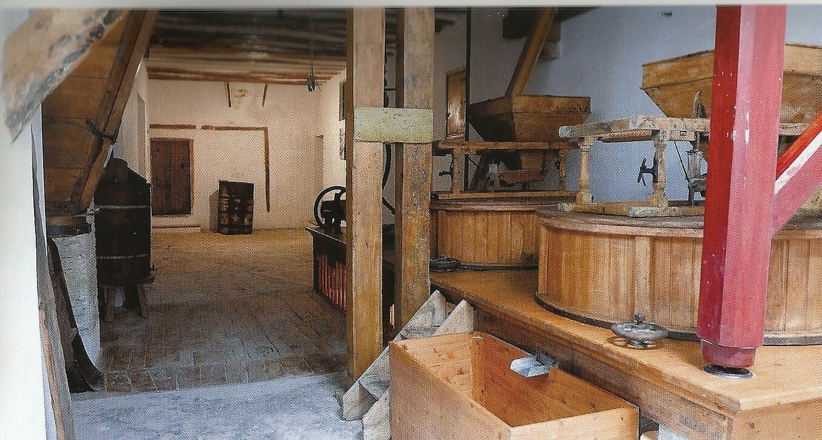 Sala de molienda del recuperado molino de la Huerta.