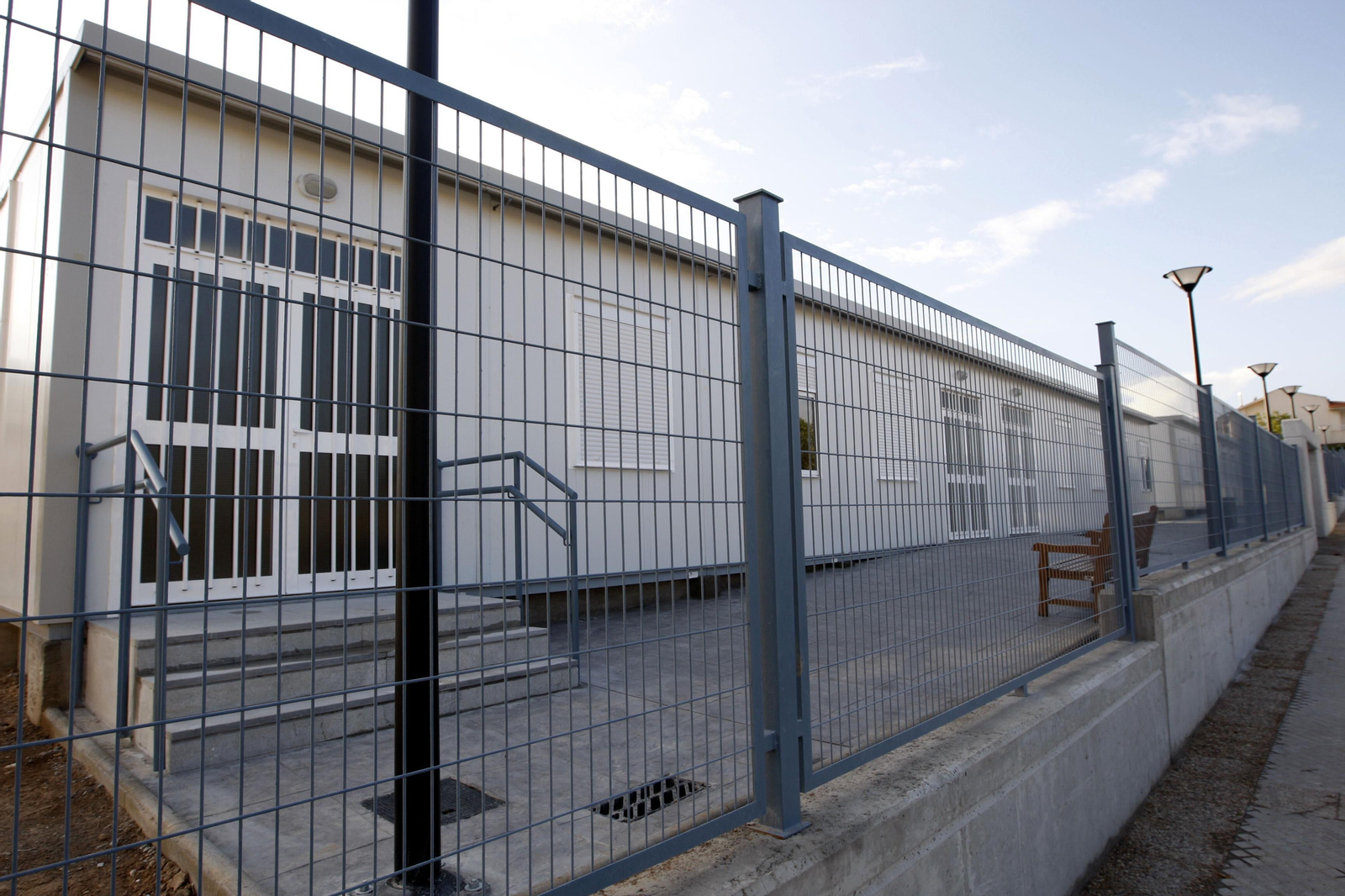 Casi 200 aulas prefabricadas se eliminarán este año en Andalucía.