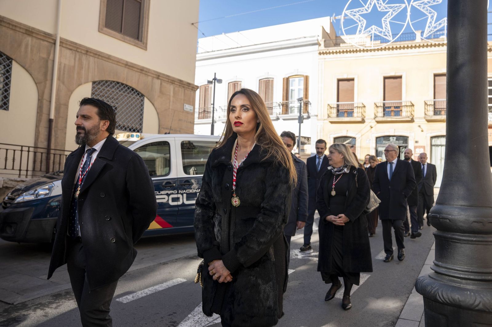 El Pendón vuelve a alzarse en Almería: memoria y ciudad bajo la luz de diciembre