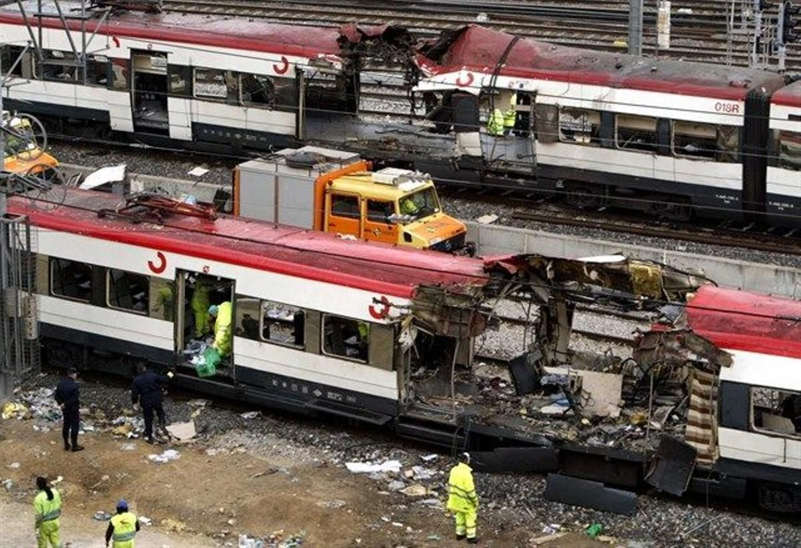 Los trenes destrozados en el 11-M