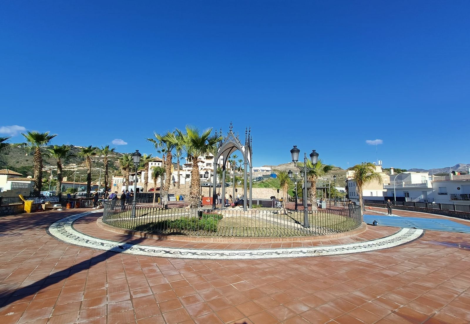 Almuñécar inaugura su recién reformada plaza Mirador de la Santa Cruz