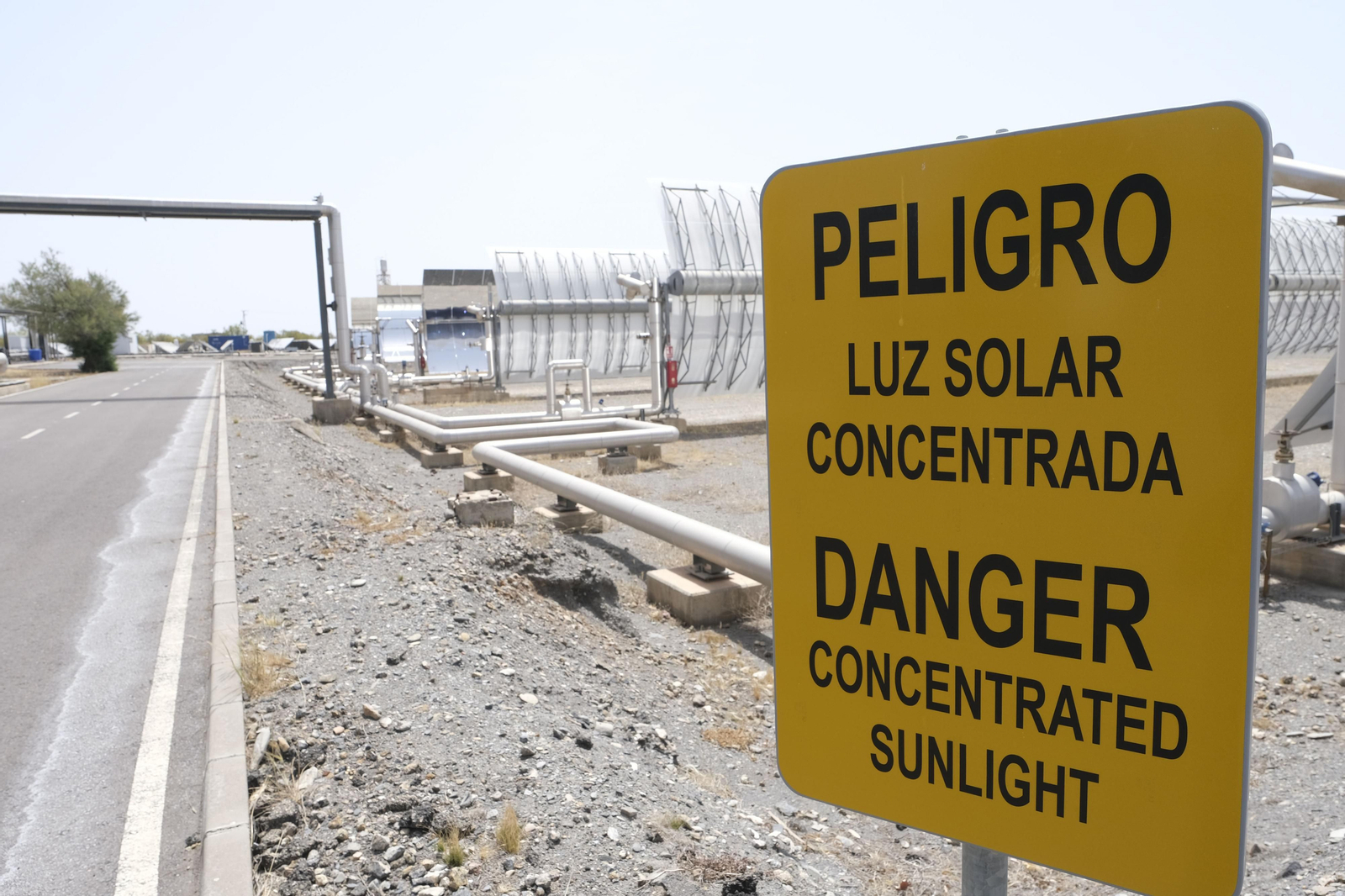 Imágenes de la visita a la Planta Solar de Almería, en Tabernas