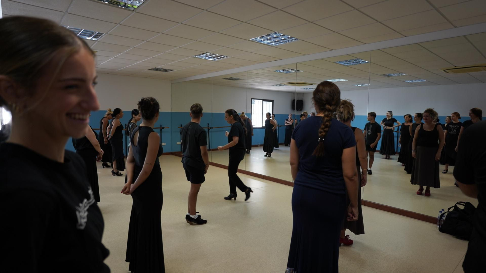 Fotos de la masterclass de baile flamenco impartido por La Lupi y de la exposición "10 años cantando a Paco" de José Mera