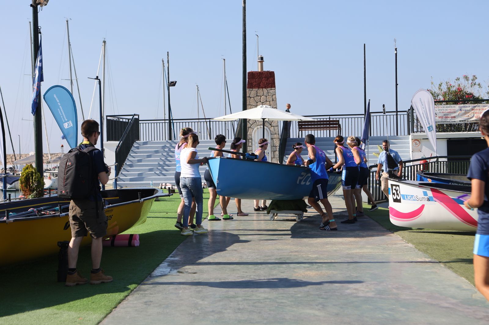 Más de 100 mujeres supervivientes de cáncer participan este sábado en una Regata Nacional en Málaga
