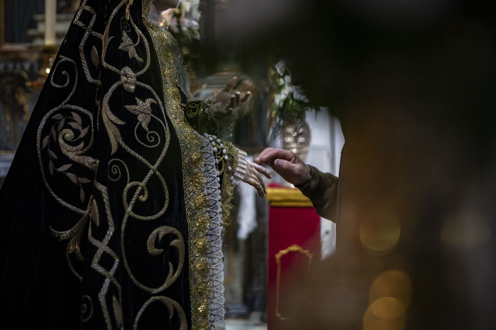 Las imágenes de los besapiés y besamanos del tercer Domingo de Cuaresma en Jerez: veneraciones del centro a los barrios