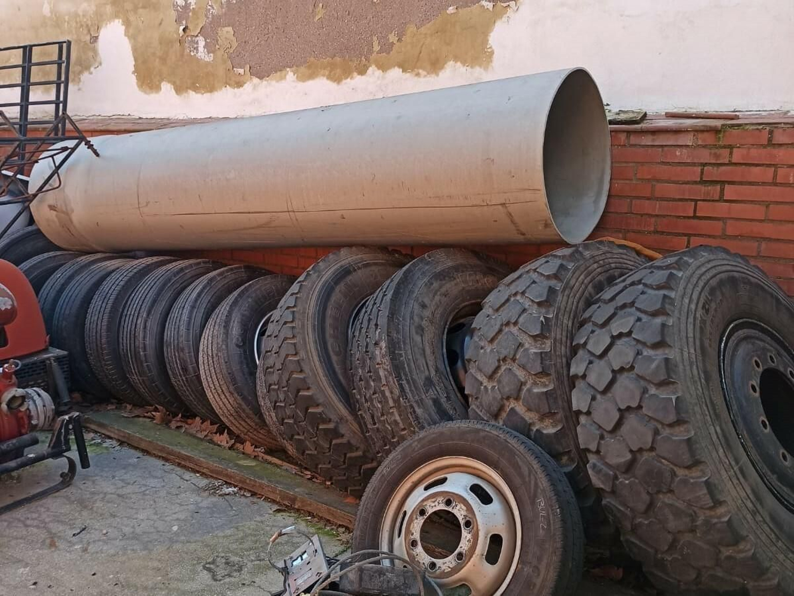 Estado que presenta el parque de bomberos de la avenida de los Custodios, en fotos