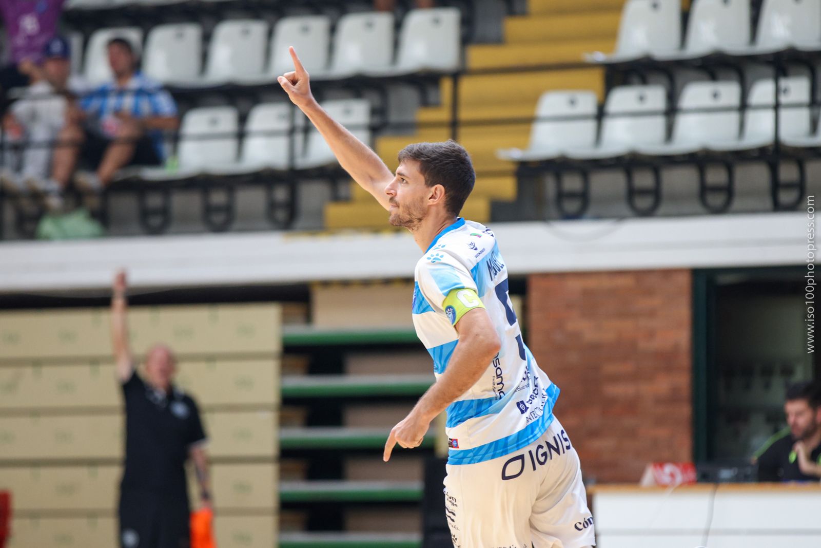 Estreno liguero con buen juego, goles y victoria del Heredia 21 en Carranque (7-2)