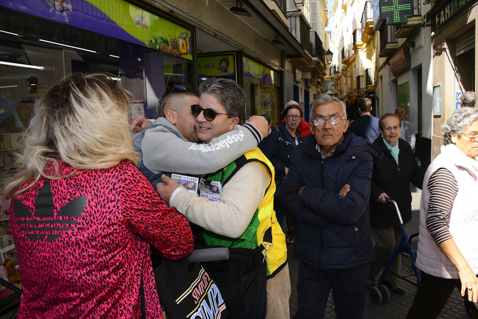 El paseo triunfal de Lolo el cuponero