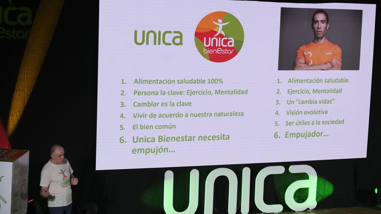 Enrique de los Ríos, durante la presentación del programa.