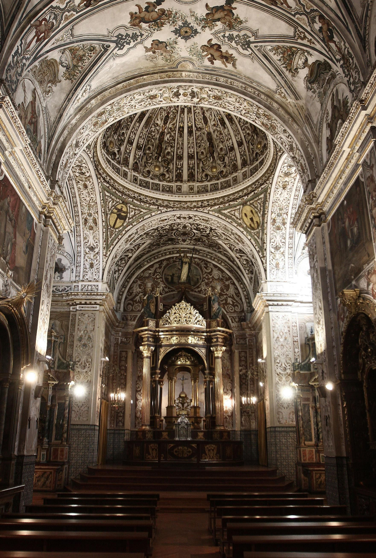 La majestuosidad de la iglesia de San Pedro de Alcántara.