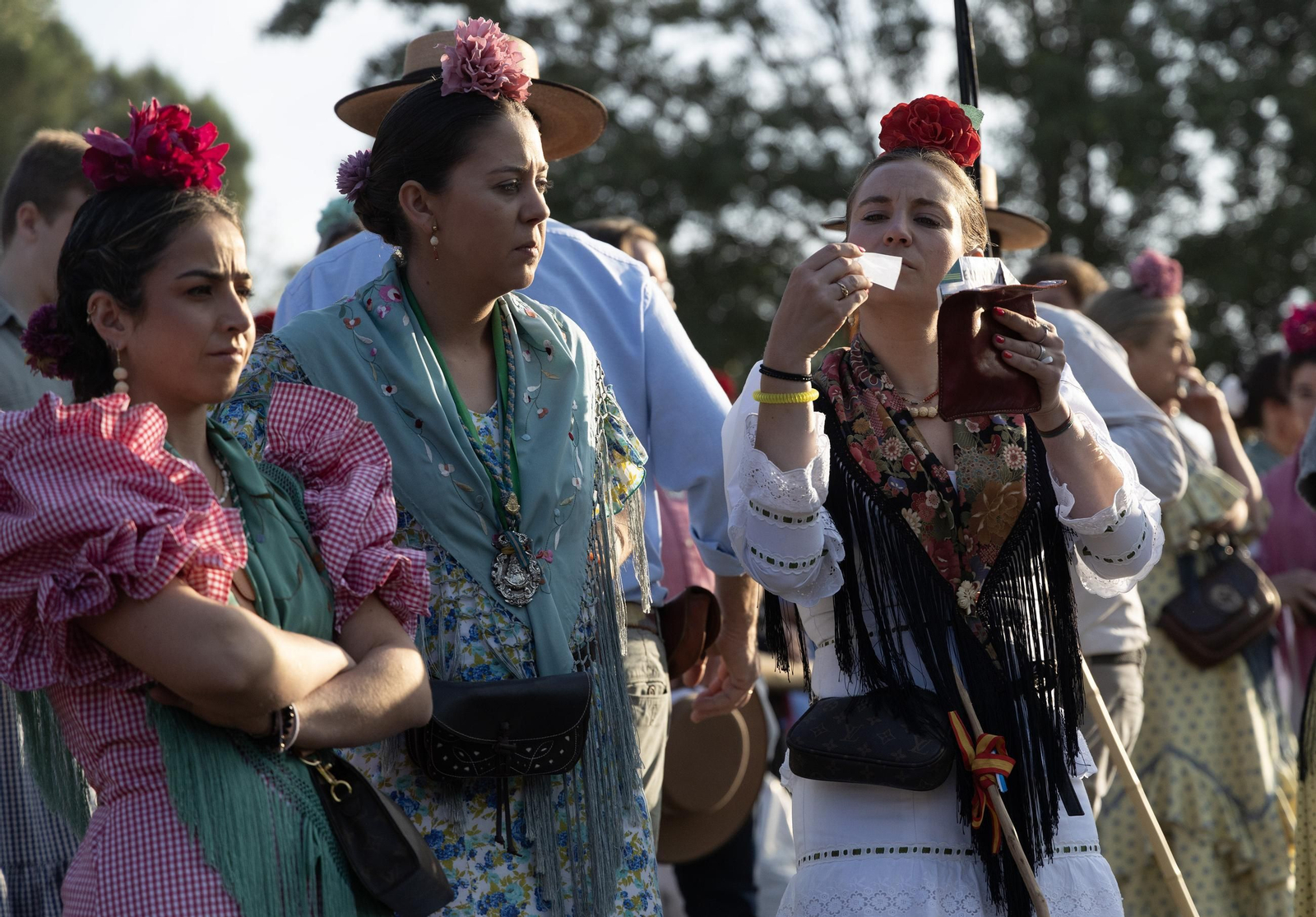 La Hermandad de Triana y Sevilla a su paso por el Vado de Quema