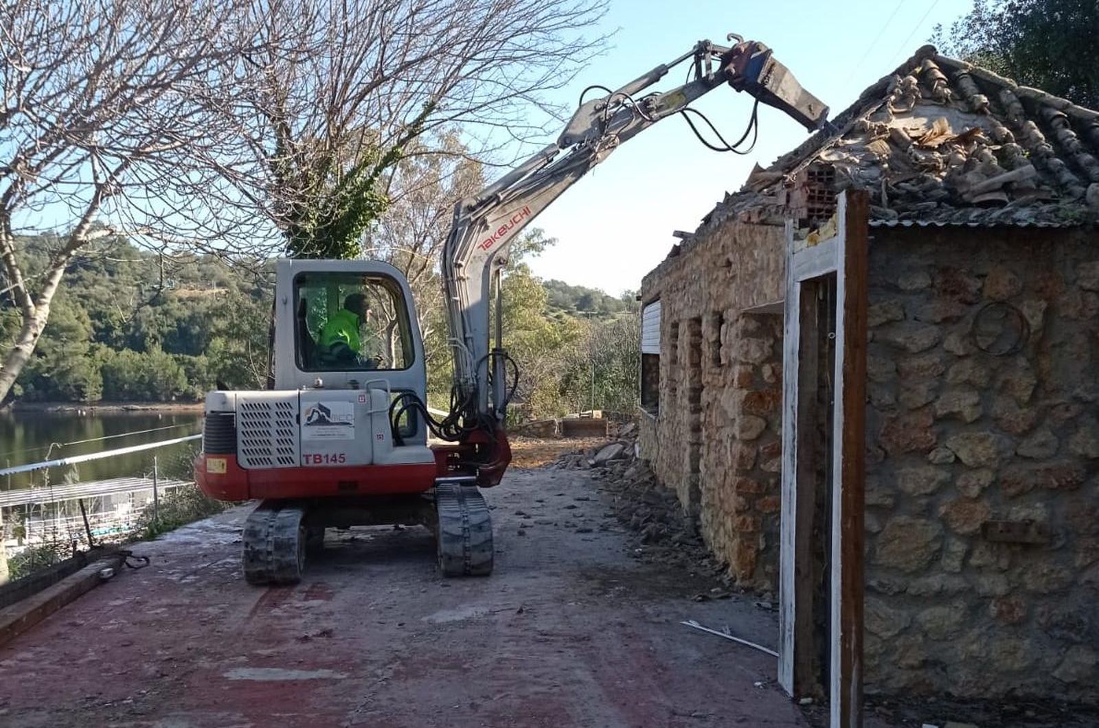 Obras del nuevo restaurante del embarcadero de Hornachuelos.