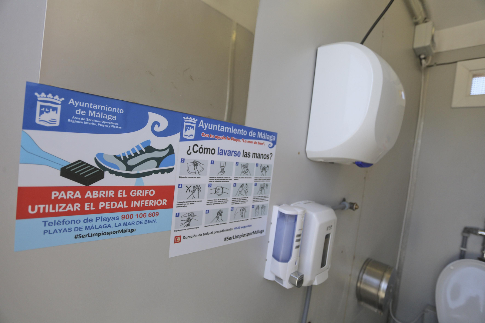 Las playas de Málaga, listas para recibir a los bañistas el lunes