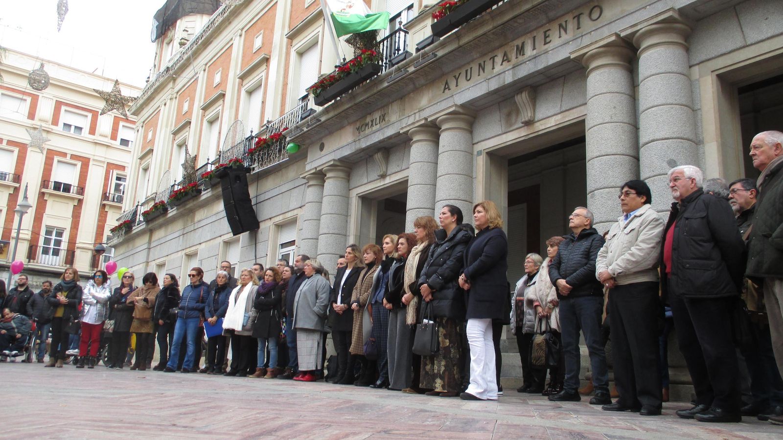 Concentración en recuerdo de Laura Luelmo frente al Ayuntamiento de Huelva. Concentración en recuerdo de Laura Luelmo frente al Ayuntamiento de Huelva.