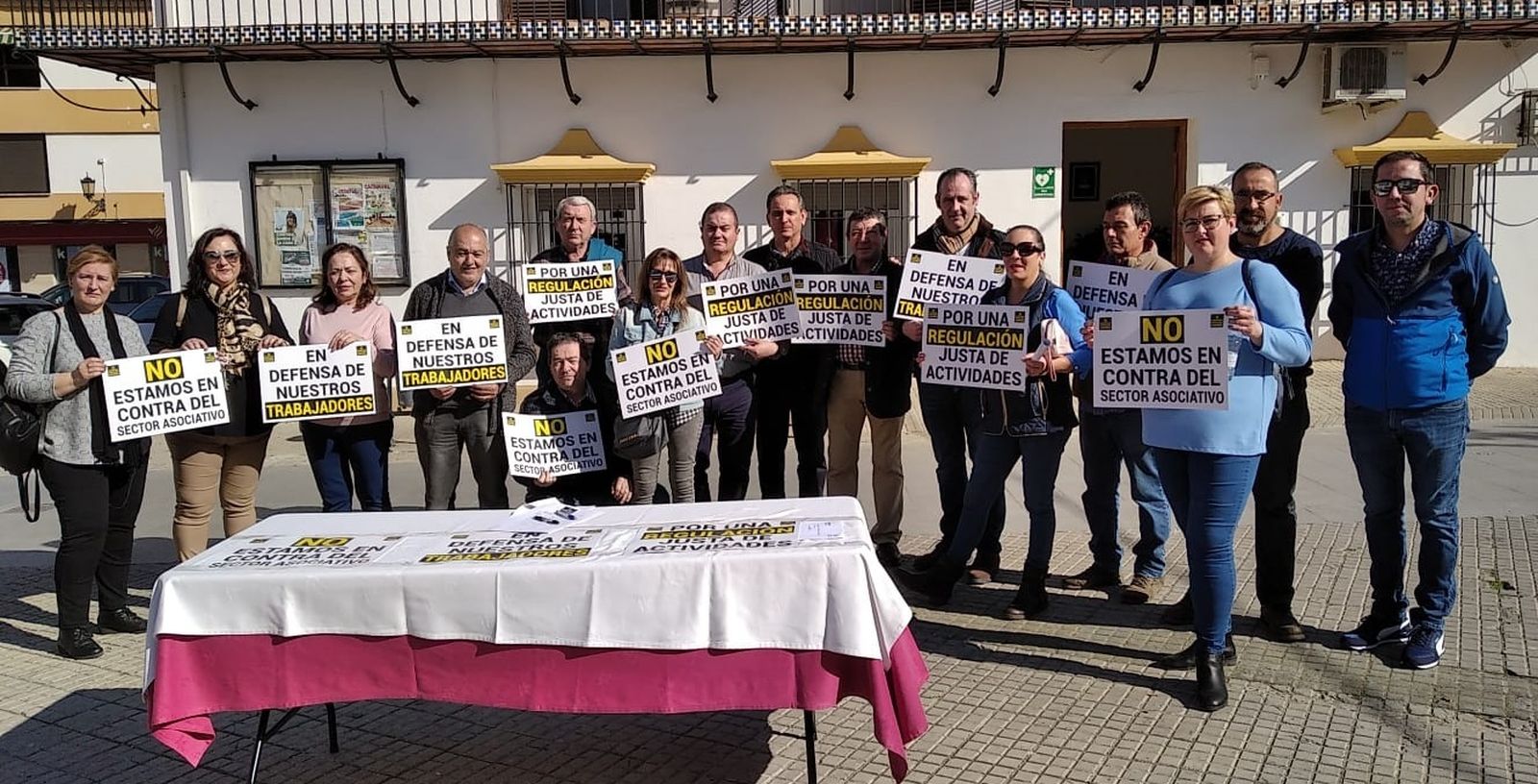 Concentración de los hosteleros de El Carpio.