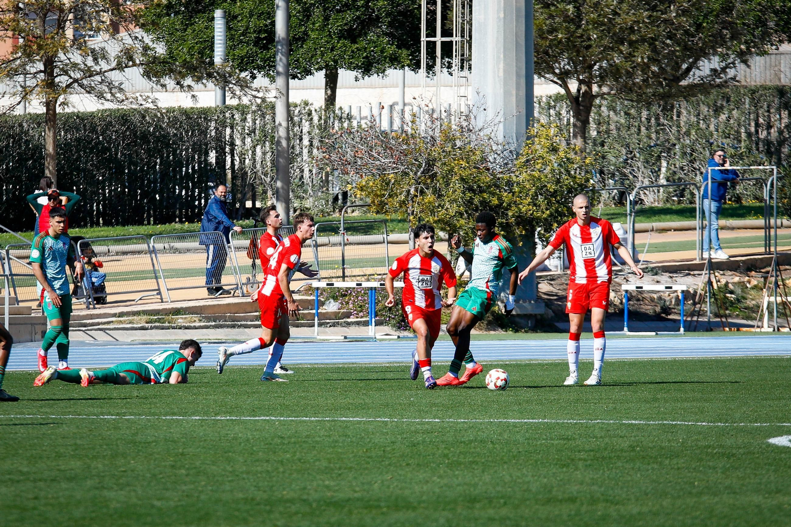 Las imágenes de Segunda RFEF entre Almeria B y recreativo de Granada