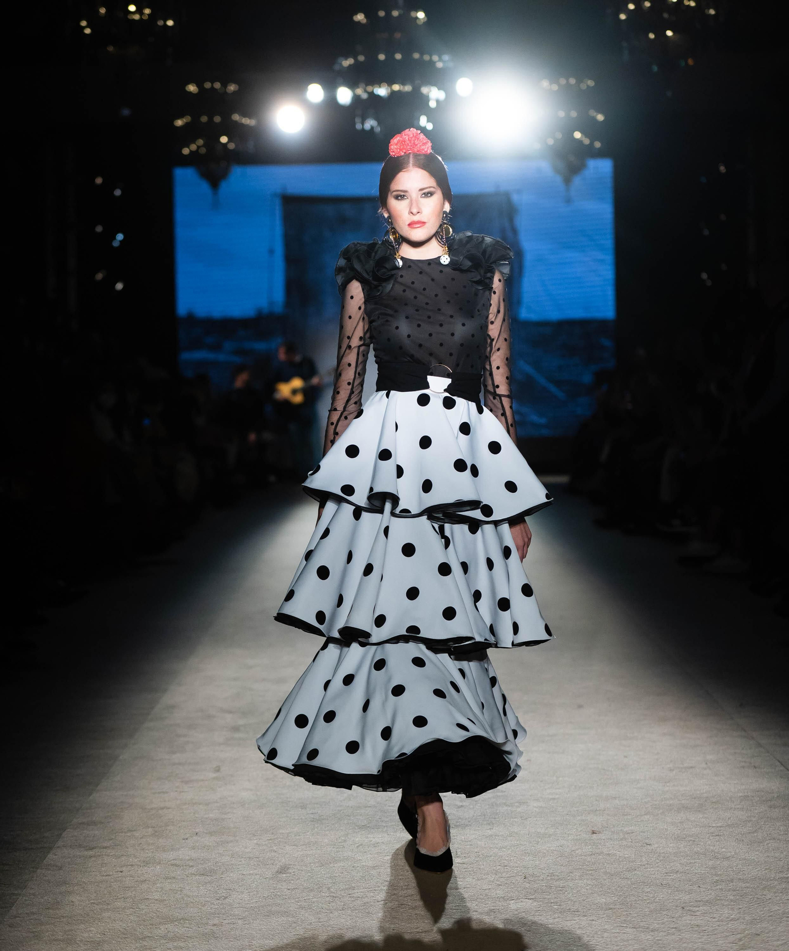 Los looks de invitada de primavera de Mónica Méndez, en imágenes