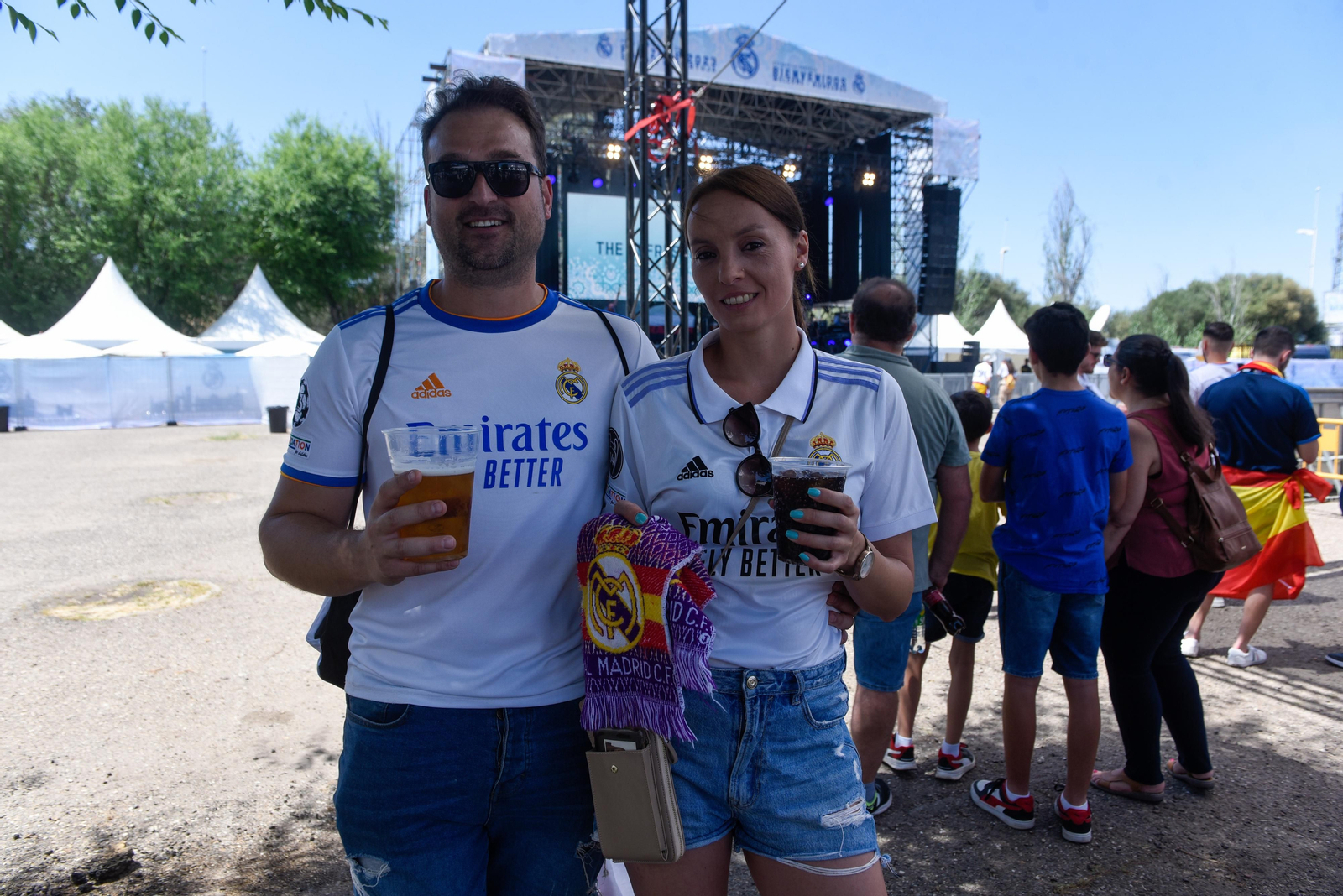 Búscate en la galería gráfica de las aficiones de Osasuna y Real Madrid en Sevilla