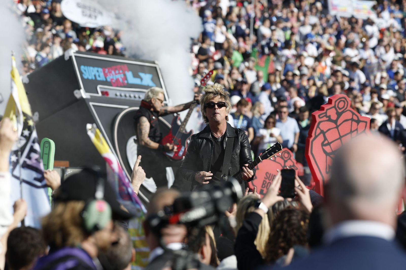 Las mejores fotos de la Super Bowl con la actuación de Bad Bunny