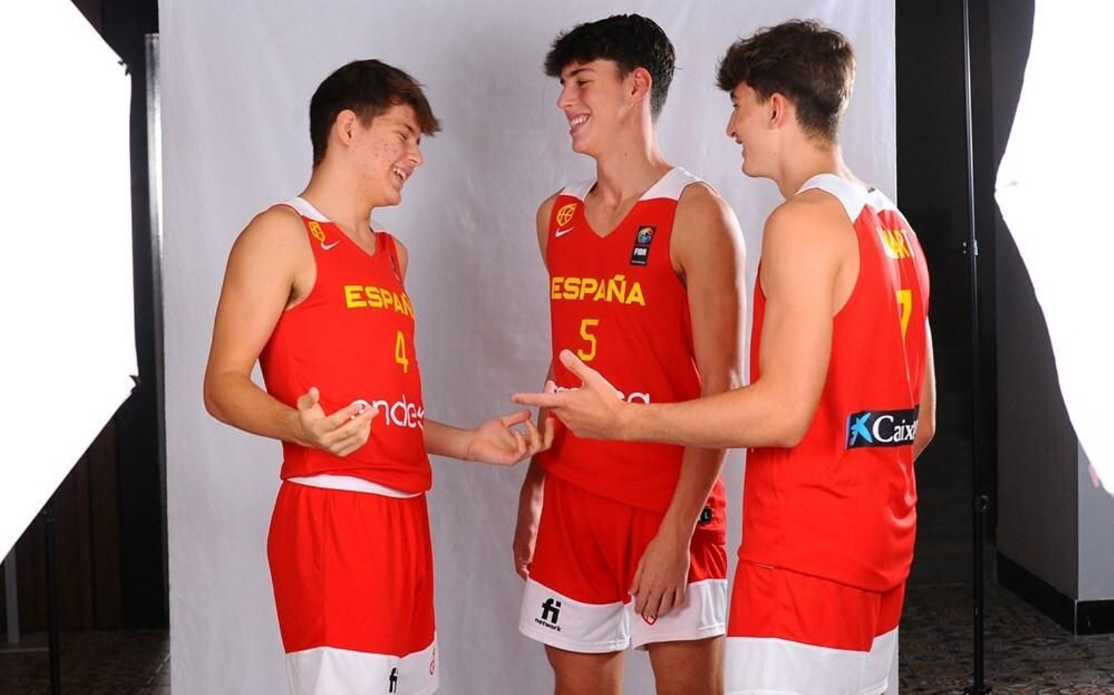 Mario Saint-Supéry, en el centro.