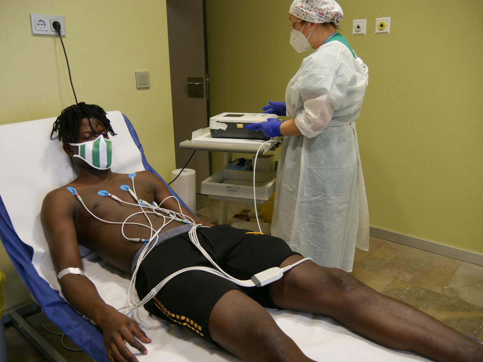 El Córdoba CF echa a andar: las fotos de los reconocimientos médicos