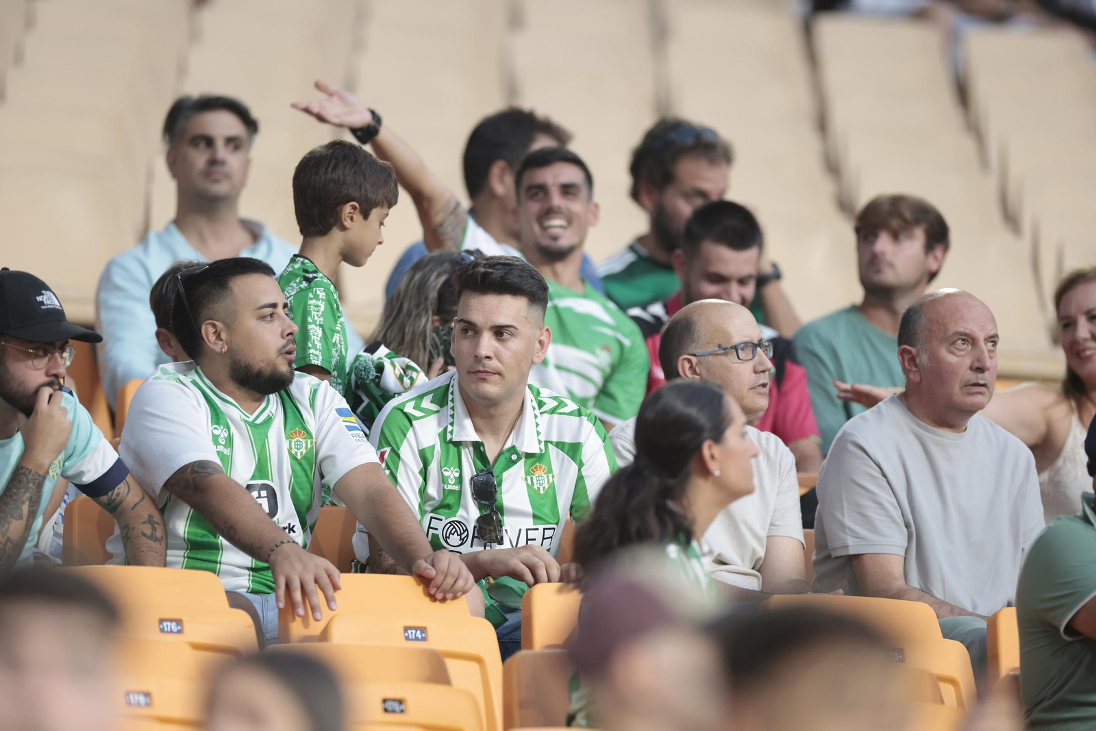 Búscate en las fotos del Betis - Alavés