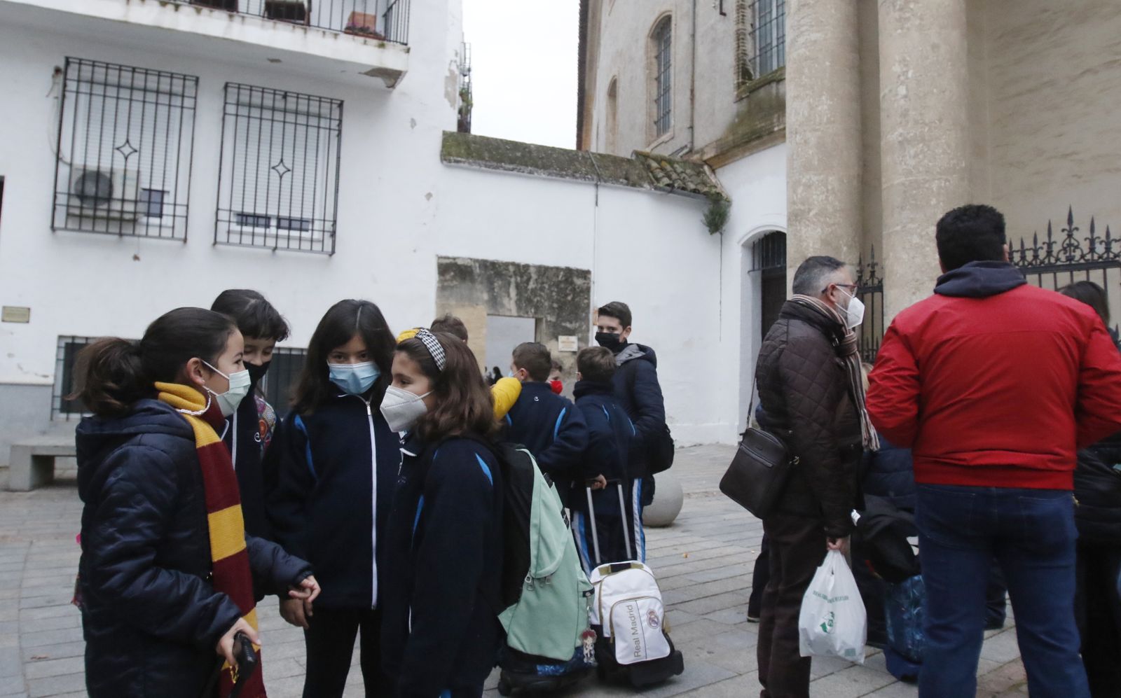 Las imágenes de la vuelta al colegio en Córdoba tras las vacaciones de Navidad