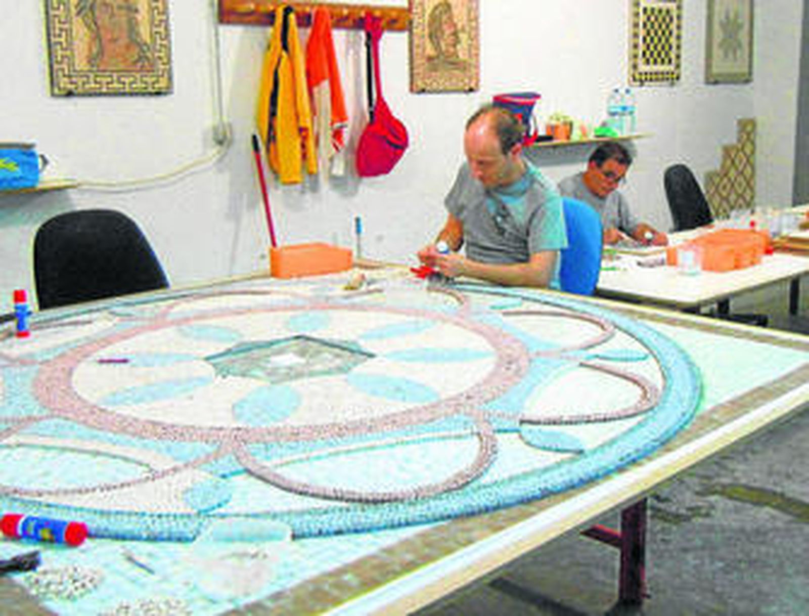 La vida en torno al mosaico