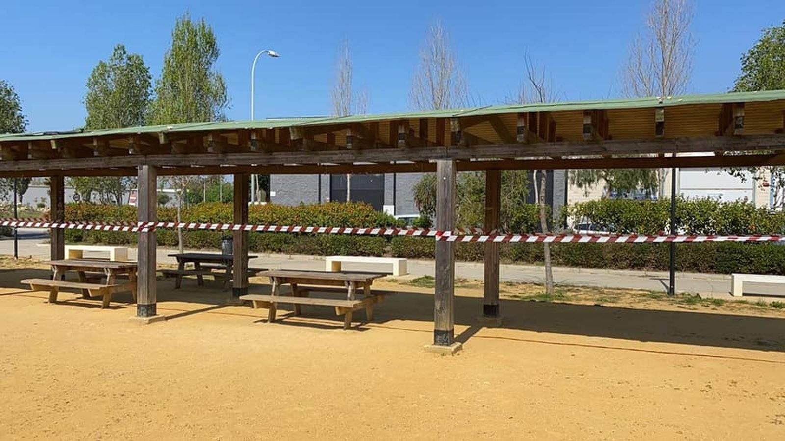 Merenderos del Paseo de Andalucía cerrados