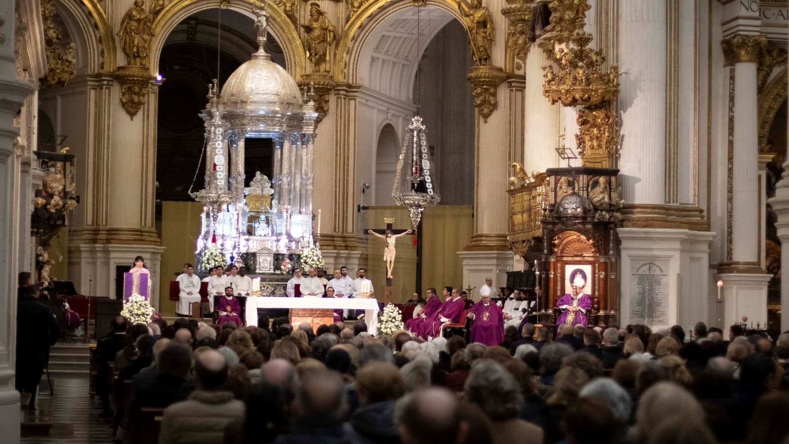 Misa funeral en la Catedral de Granada por las víctimas del accidente ferroviario en Adamuz